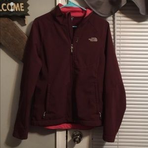 Women’s large north face apex